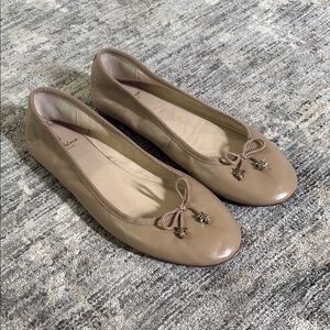 Sam Edelman Tan ballet flats - women’s size 9.5 - with Tassel Detail - round toe
